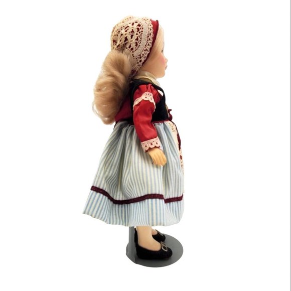 Vintage Effanbee #1127 AUSTRIA Collectible 10 Inch Doll (Opened) European Themed - Picture 4 of 11